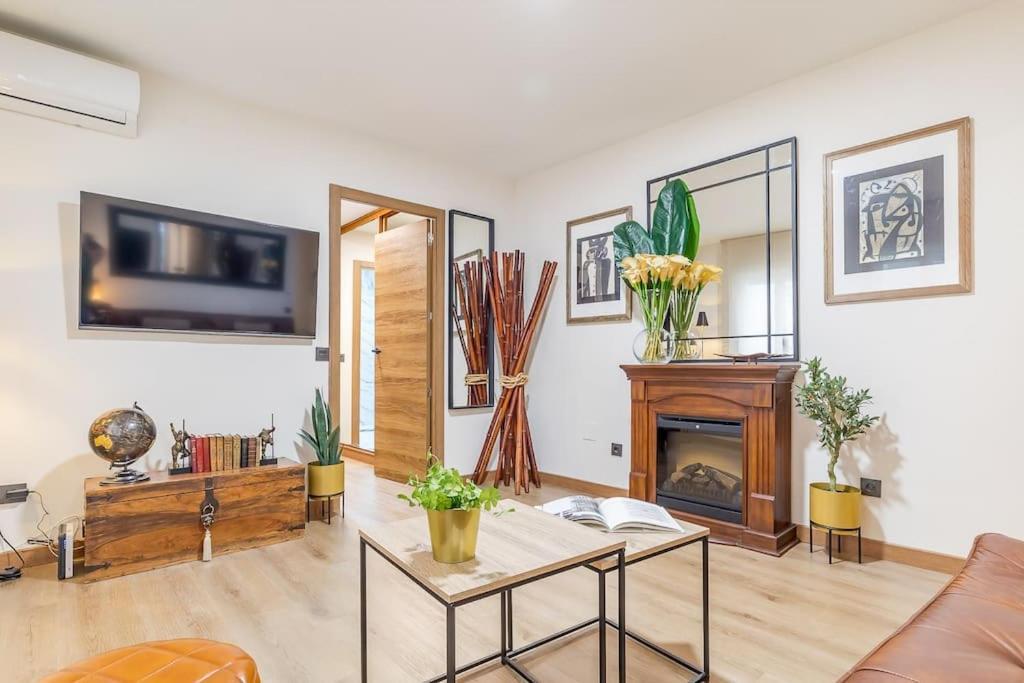 Apartamento Reformado Y Tranquilo Junto A Gran Via Madrid Buitenkant foto